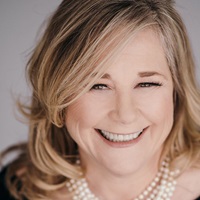 Leslie Appleton-Young